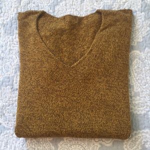 OLD NAVY M yellow sweater